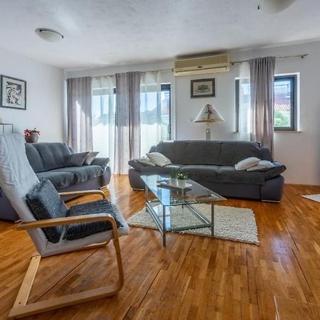 Apartmani Deleut Нови-Винодолски Экстерьер фото