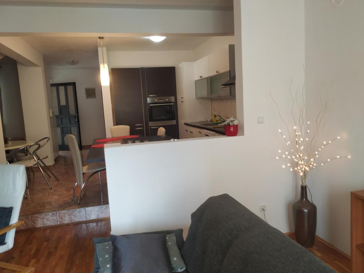 Apartmani Deleut Нови-Винодолски Экстерьер фото