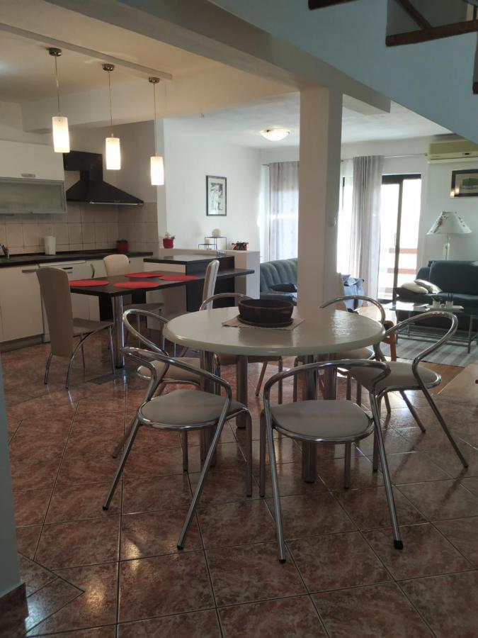 Apartmani Deleut Нови-Винодолски Экстерьер фото