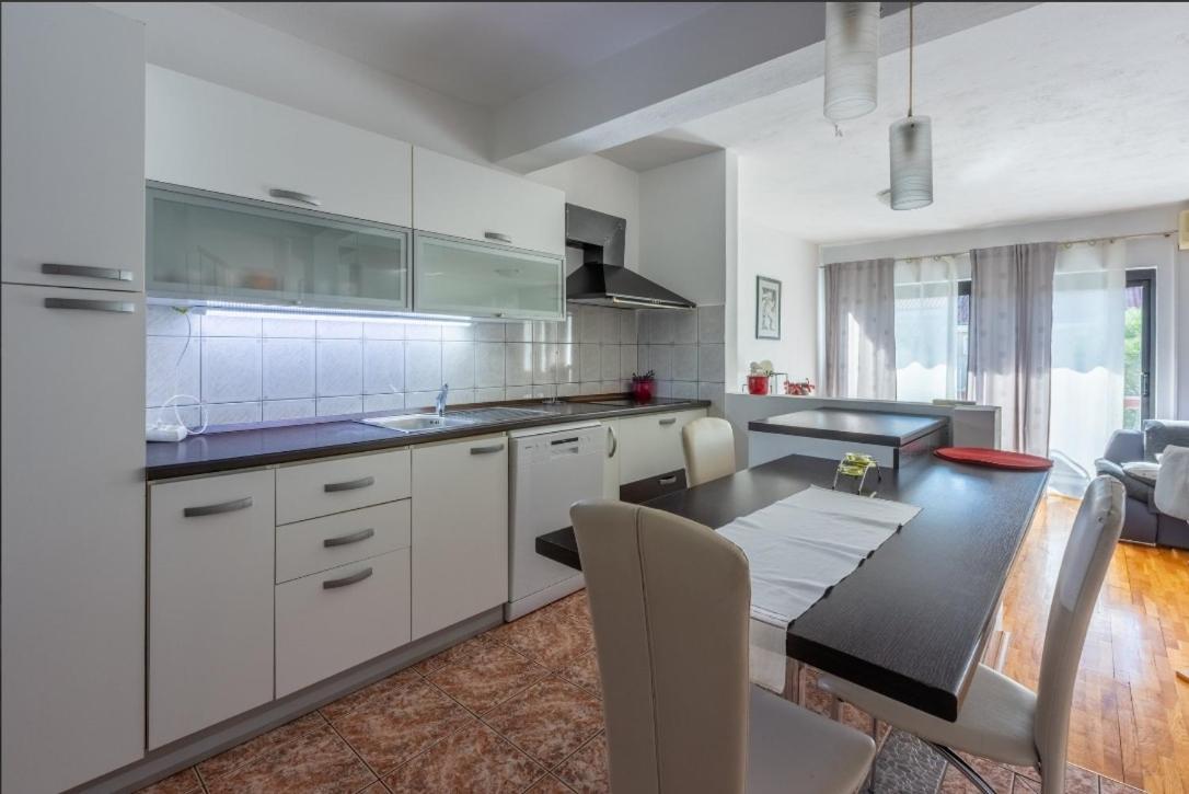 Apartmani Deleut Нови-Винодолски Экстерьер фото