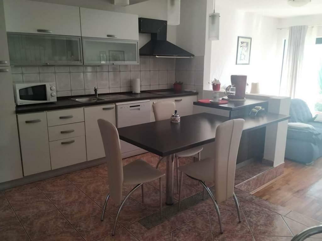 Apartmani Deleut Нови-Винодолски Экстерьер фото